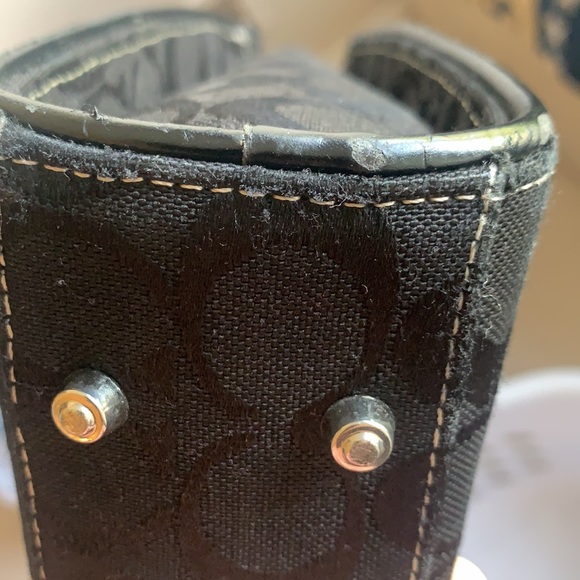 Black coach purse. Signature C - Picture 5 of 6
